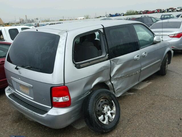 KNDUP132656638922 - 2005 KIA SEDONA EX SILVER photo 4