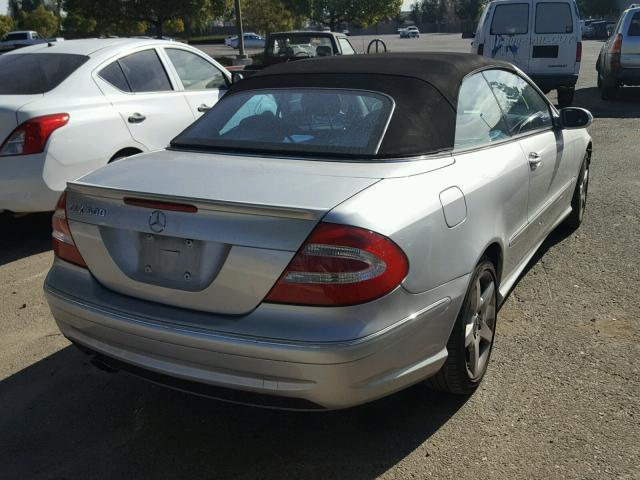 WDBTK75J85F145114 - 2005 MERCEDES-BENZ CLK 500 GRAY photo 4