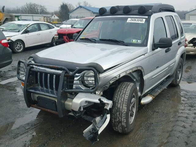 1J4GL38K73W680018 - 2003 JEEP LIBERTY RE SILVER photo 2