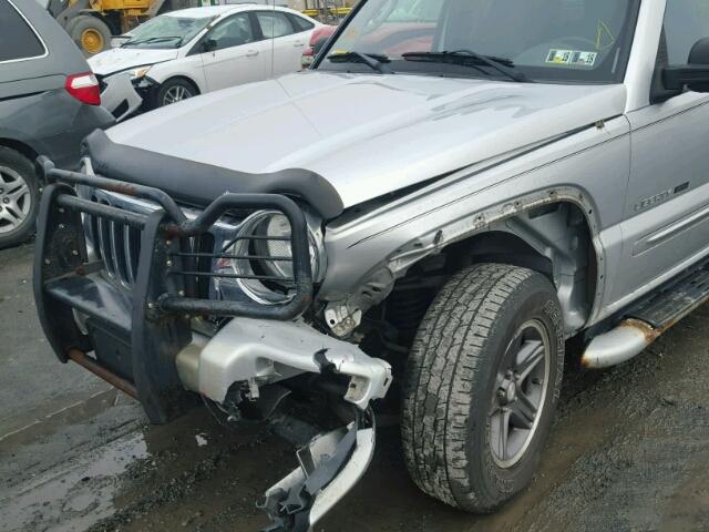 1J4GL38K73W680018 - 2003 JEEP LIBERTY RE SILVER photo 9