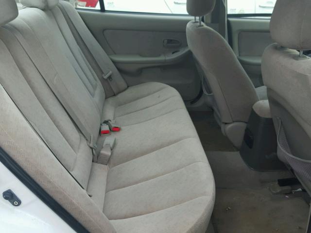 KMHDN46D25U110452 - 2005 HYUNDAI ELANTRA GL WHITE photo 6