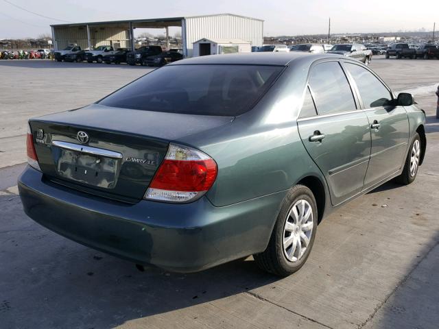 4T1BE32K05U070636 - 2005 TOYOTA CAMRY LE GREEN photo 4