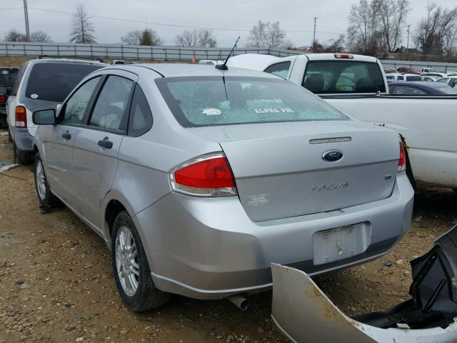 1FAHP3FN3BW110825 - 2011 FORD FOCUS SE SILVER photo 3