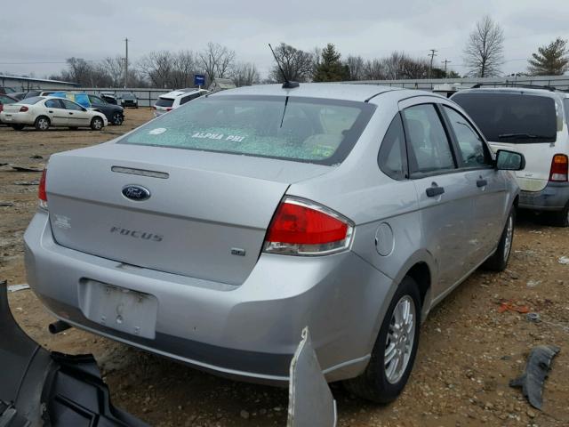 1FAHP3FN3BW110825 - 2011 FORD FOCUS SE SILVER photo 4