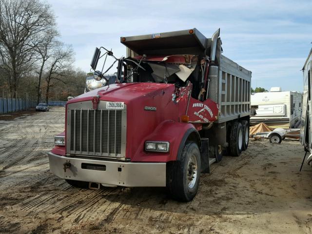 1NKDXBTX94J071259 - 2004 KENWORTH CONSTRUCTI RED photo 2