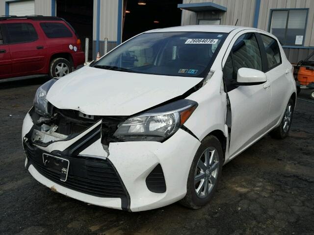 VNKKTUD32FA049707 - 2015 TOYOTA YARIS WHITE photo 2