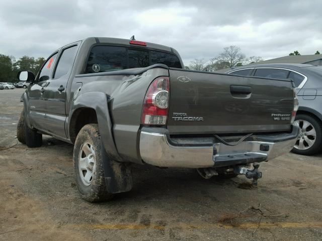 5TFJU4GN3FX073770 - 2015 TOYOTA TACOMA DOU GREEN photo 3