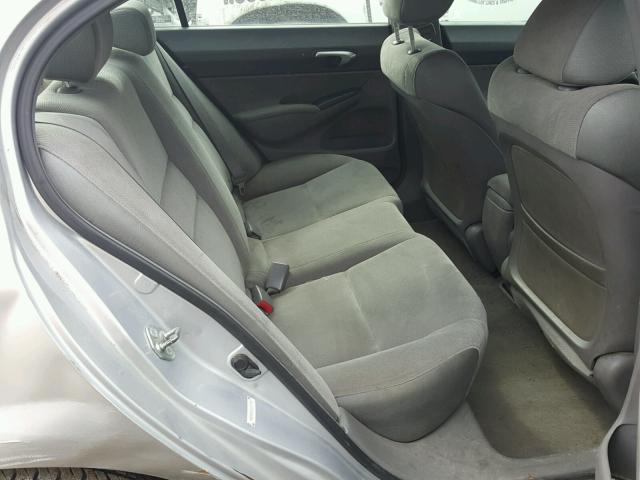 1HGFA16526L029752 - 2006 HONDA CIVIC LX SILVER photo 6