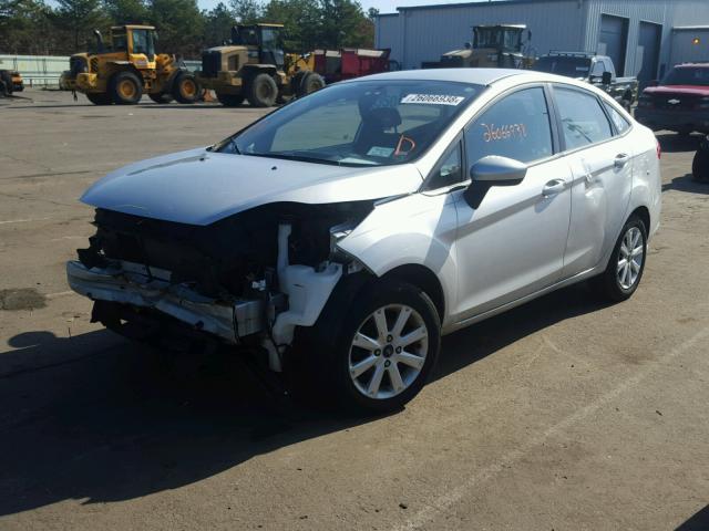 3FADP4BJ1BM173624 - 2011 FORD FIESTA SE SILVER photo 2