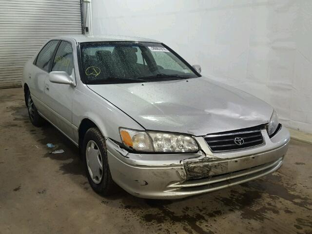 4T1BG22K1YU715691 - 2000 TOYOTA CAMRY CE SILVER photo 1