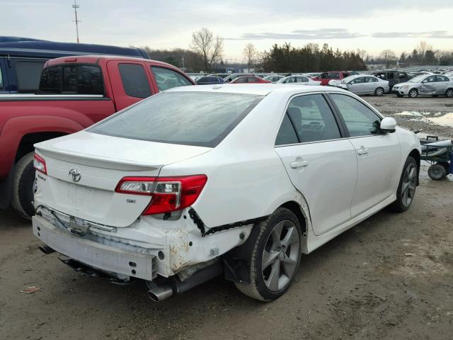 4T1BK1FK5EU026882 - 2014 TOYOTA CAMRY SE WHITE photo 4