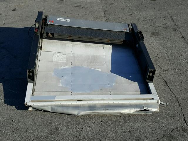 441626 - 2001 WALT LIFTGATE SILVER photo 9