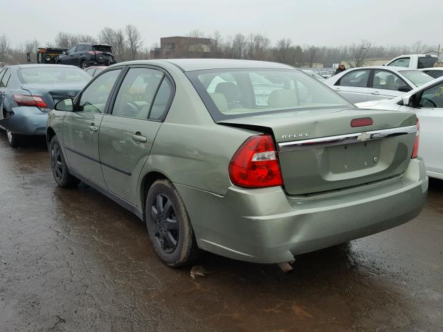 1G1ZS52F44F182877 - 2004 CHEVROLET MALIBU GREEN photo 3