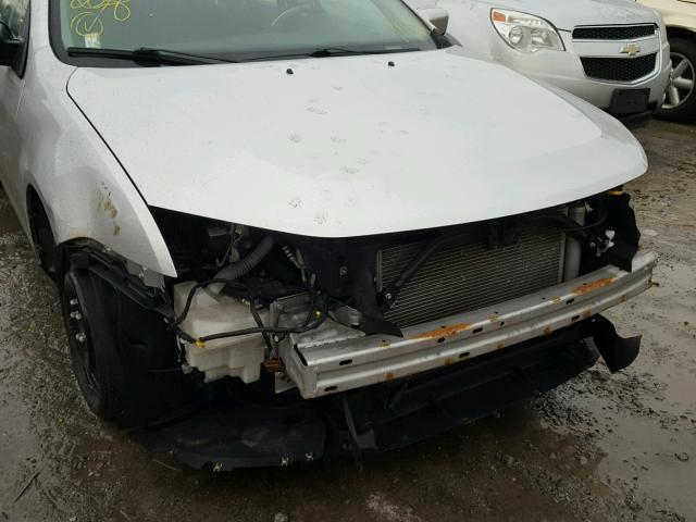 3FAHP0HA1BR261772 - 2011 FORD FUSION SE GRAY photo 9