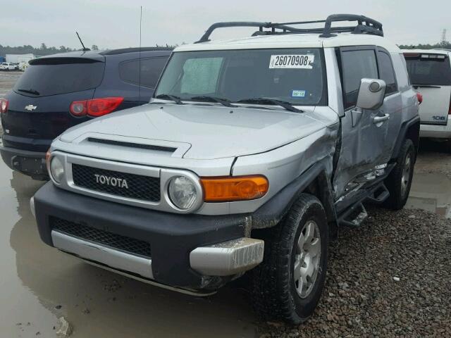 JTEBU11F670074549 - 2007 TOYOTA FJ CRUISER SILVER photo 2