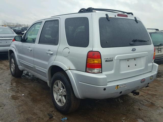 1FMCU04173KC17621 - 2003 FORD ESCAPE LIM SILVER photo 3