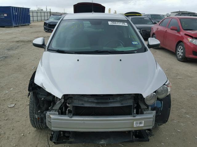 1G1JA5SH0C4149192 - 2012 CHEVROLET SONIC LS SILVER photo 9