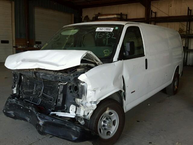 1GCZGUCL4B1151906 - 2011 CHEVROLET EXPRESS G3 WHITE photo 2