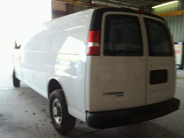 1GCZGUCL4B1151906 - 2011 CHEVROLET EXPRESS G3 WHITE photo 3