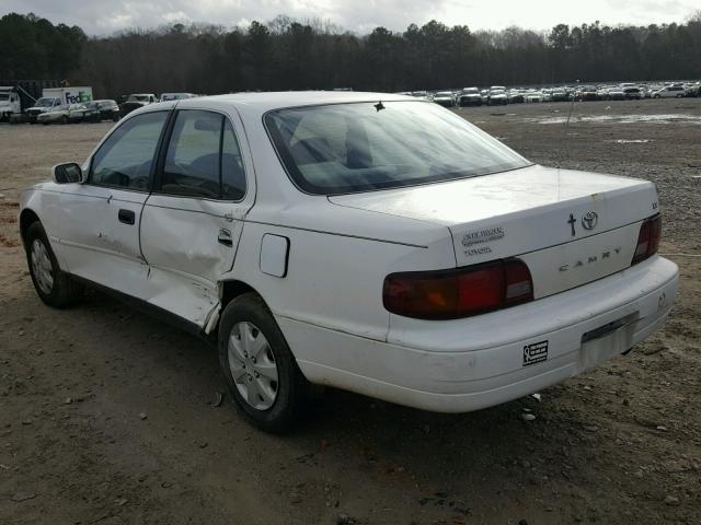 4T1BG12K5TU799372 - 1996 TOYOTA CAMRY DX WHITE photo 3