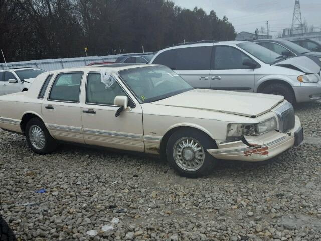 1LNLM83W7TY610673 - 1996 LINCOLN TOWN CAR C BEIGE photo 1