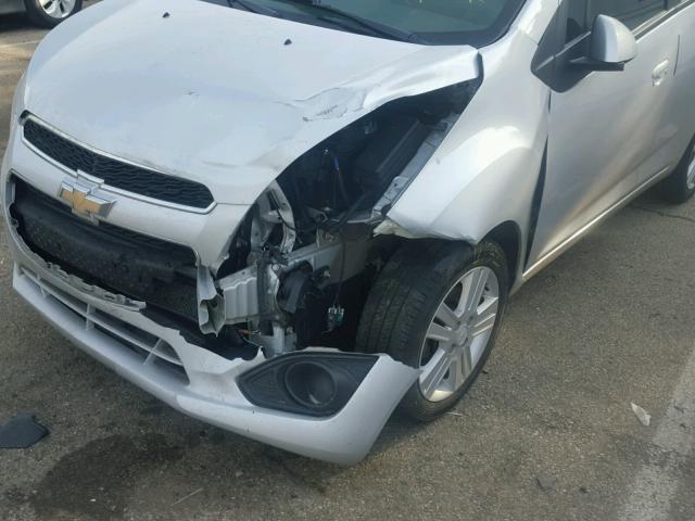 KL8CD6S93DC506032 - 2013 CHEVROLET SPARK 1LT Серебристый фото 9