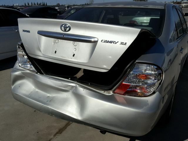 JTDBE30K930147919 - 2003 TOYOTA CAMRY LE SILVER photo 9