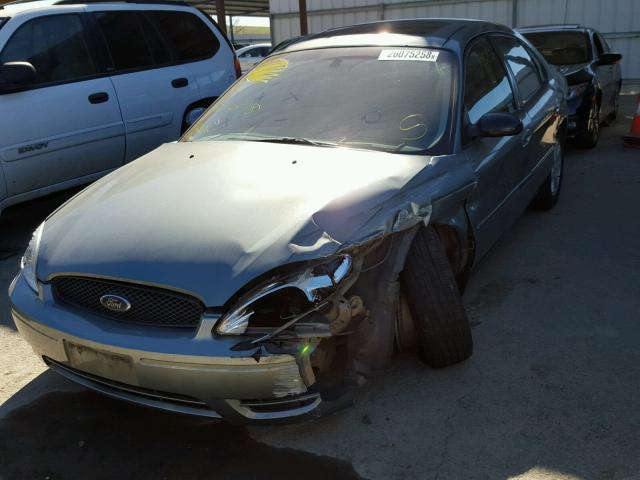 1FAFP56UX6A170047 - 2006 FORD TAURUS SEL GREEN photo 2