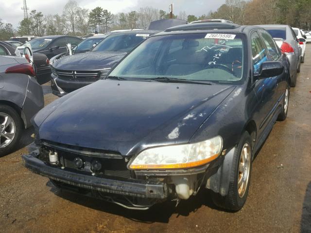 1HGCG56782A060696 - 2002 HONDA ACCORD SE BLACK photo 2