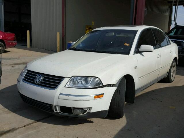 WVWRH63B24P105197 - 2004 VOLKSWAGEN PASSAT GLX WHITE photo 2