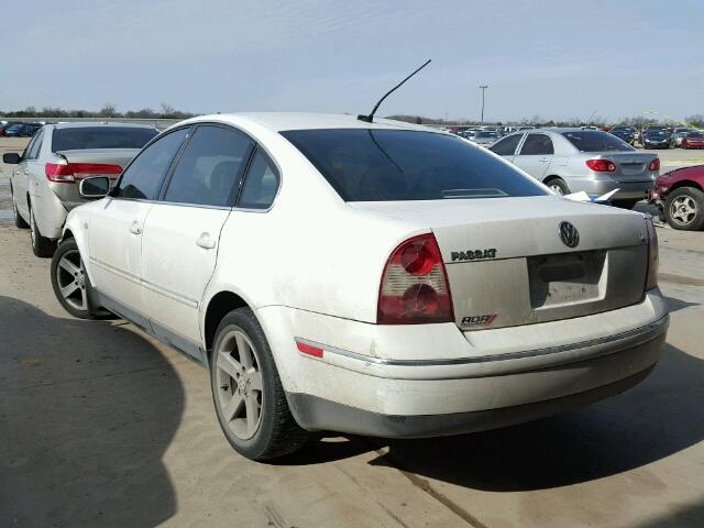 WVWRH63B24P105197 - 2004 VOLKSWAGEN PASSAT GLX WHITE photo 3