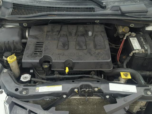 2A8HR64X48R661222 - 2008 CHRYSLER TOWN & COU SILVER photo 7