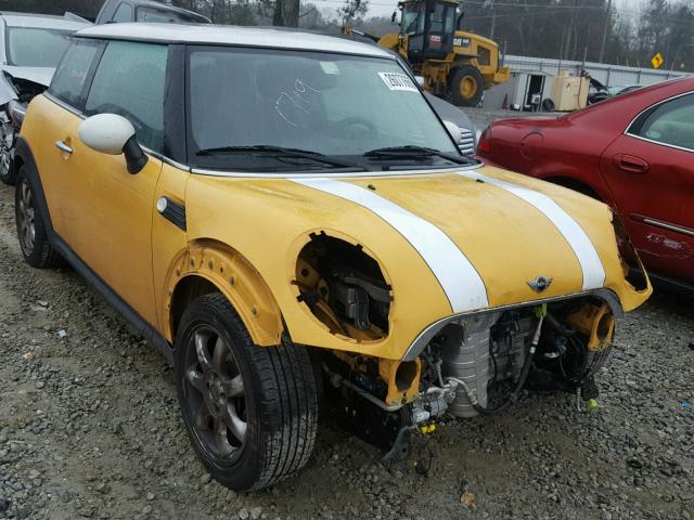 WMWMF33599TU75373 - 2009 MINI COOPER YELLOW photo 1