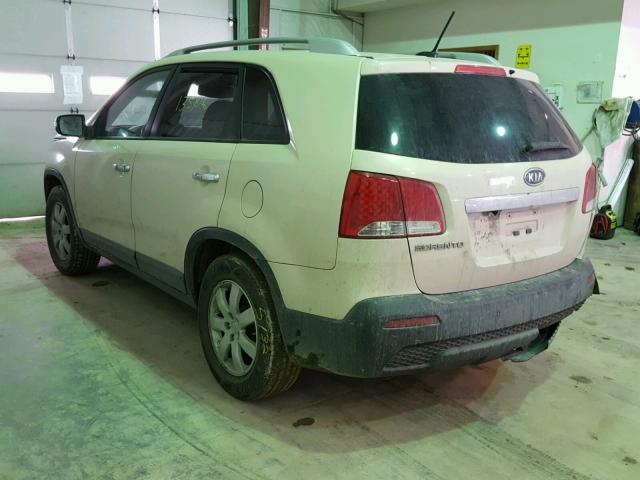 5XYKT3A10BG111282 - 2011 KIA SORENTO BA CREAM photo 3