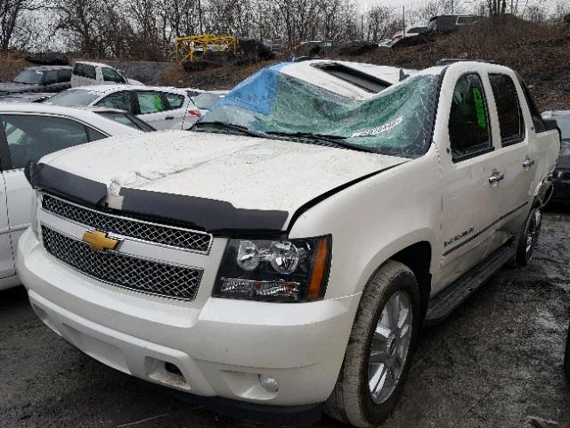 3GNFK32Y79G216002 - 2009 CHEVROLET AVALANCHE WHITE photo 2