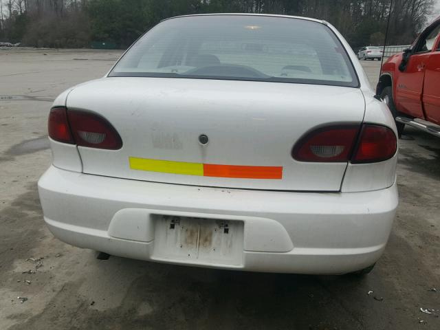 1G1JC524X17234639 - 2001 CHEVROLET CAVALIER B WHITE photo 9