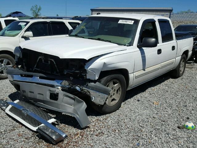 2GCEC13T951274494 - 2005 CHEVROLET SILVERADO WHITE photo 2