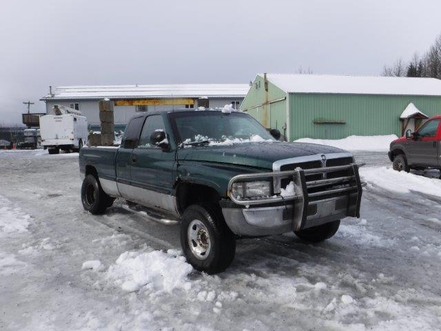 1B7KF2368WJ228902 - 1998 DODGE RAM 2500 GREEN photo 1