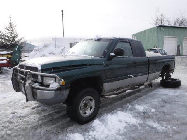 1B7KF2368WJ228902 - 1998 DODGE RAM 2500 GREEN photo 2