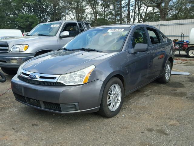 1FAHP35N09W187731 - 2009 FORD FOCUS SE GRAY photo 2