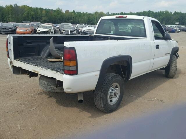 1GTHC24U74E399789 - 2004 GMC SIERRA C25 WHITE photo 4