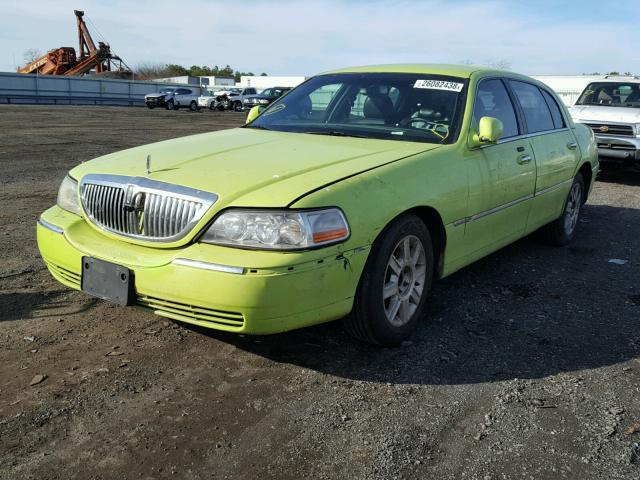 1LNHM84W97Y629512 - 2007 LINCOLN TOWN CAR E GREEN photo 2