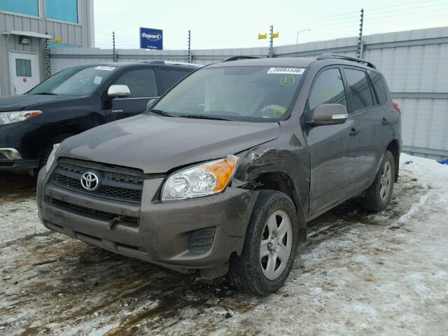 2T3BF4DV8BW152918 - 2011 TOYOTA RAV4 GRAY photo 2