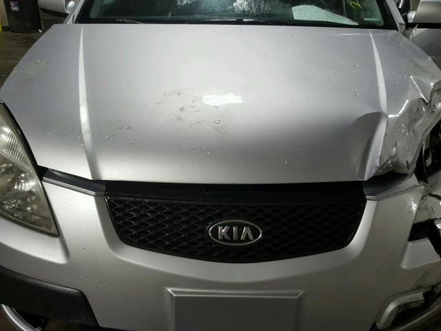 KNADE123676210347 - 2007 KIA RIO BASE SILVER photo 7