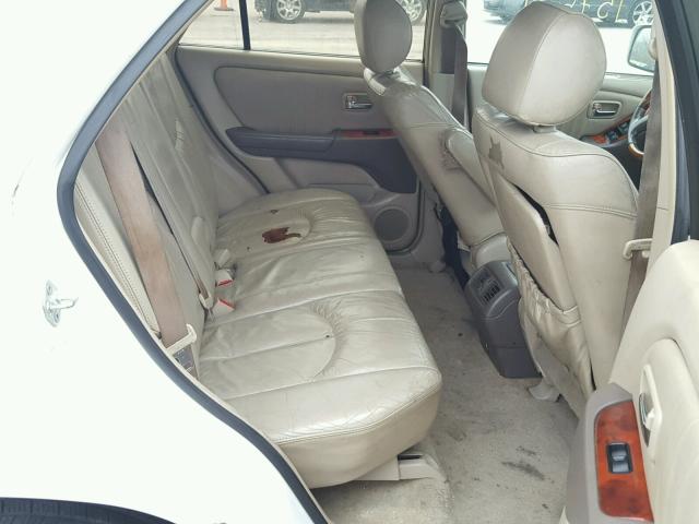 JTJGF10U720133554 - 2002 LEXUS RX 300 CREAM photo 6