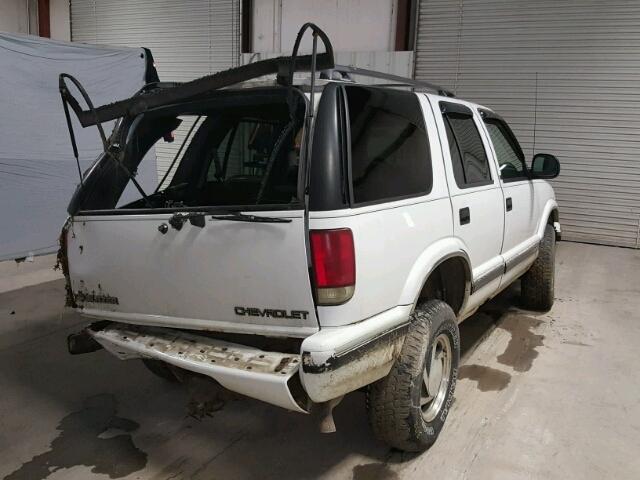 1GNDT13W3V2168958 - 1997 CHEVROLET BLAZER WHITE photo 4