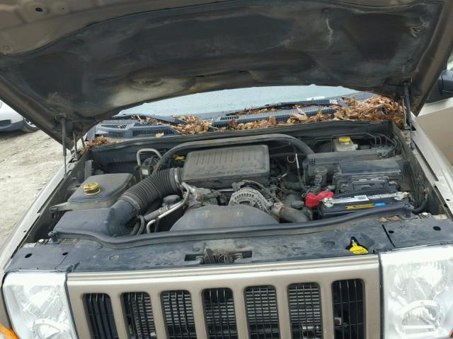1J8HG48N56C274641 - 2006 JEEP COMMANDER TAN photo 7