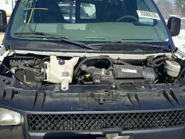 1GCGG25C891128924 - 2009 CHEVROLET EXPRESS G2 WHITE photo 7