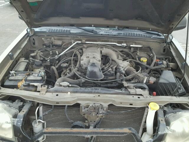 1N6MD29Y42C378962 - 2002 NISSAN FRONTIER C BROWN photo 7