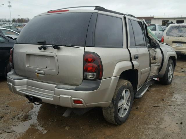 1GNDT13S222252598 - 2002 CHEVROLET TRAILBLAZE SILVER photo 4